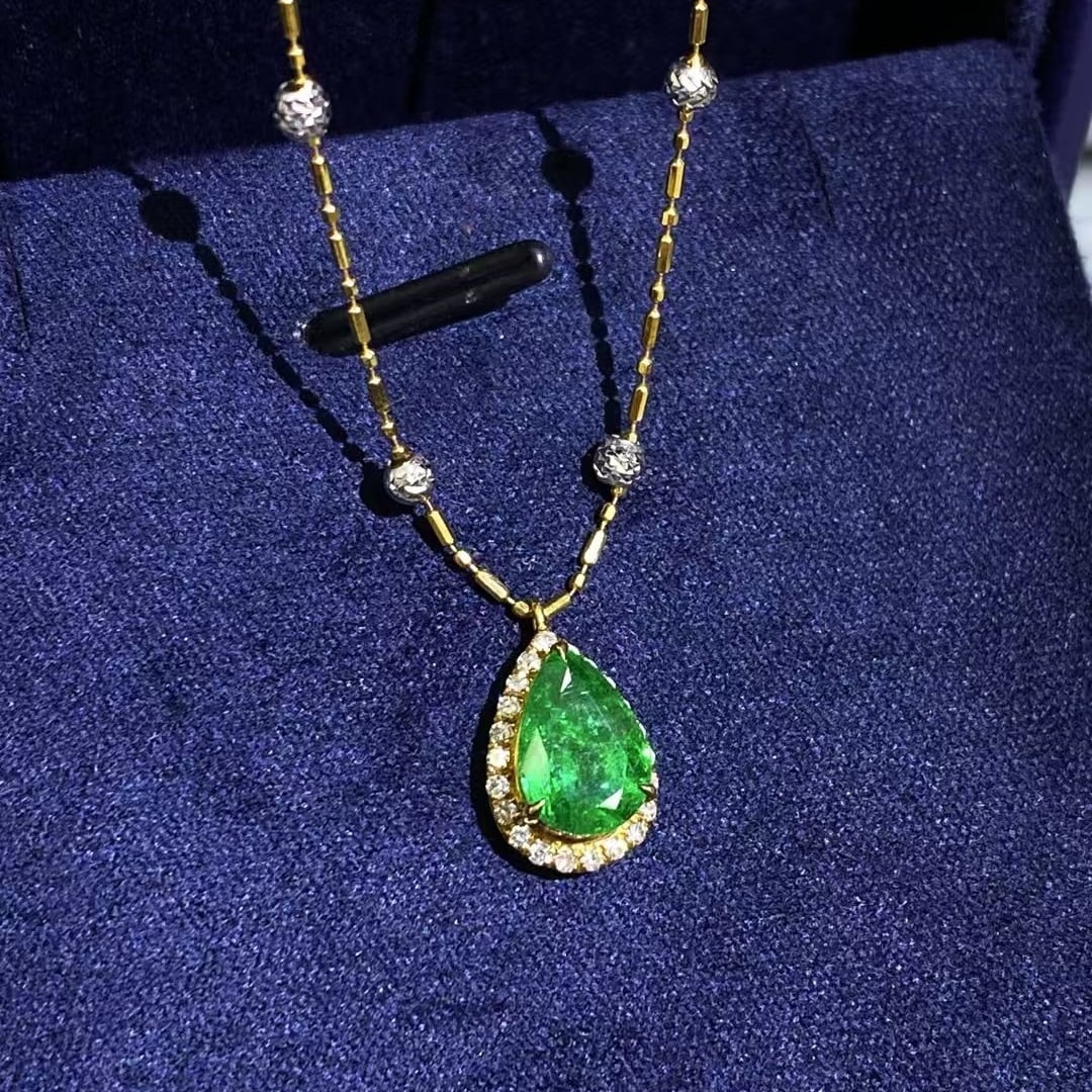 14k Gold 1.31 Ct Natural Emerald & Diamond Necklace - 4
