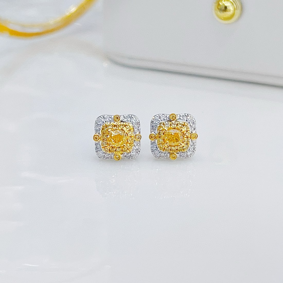 14k Gold 0.52 Ctw Natural Yellow Diamond & Diamond Earrings: Ref:230950196 // gold content:14k gold // main gemstone:yellow diamond // shape:cushion // carat weight:0. 32ct // color:yellow // treatment:natural // // adjacent gemstone 2 : diamond //
