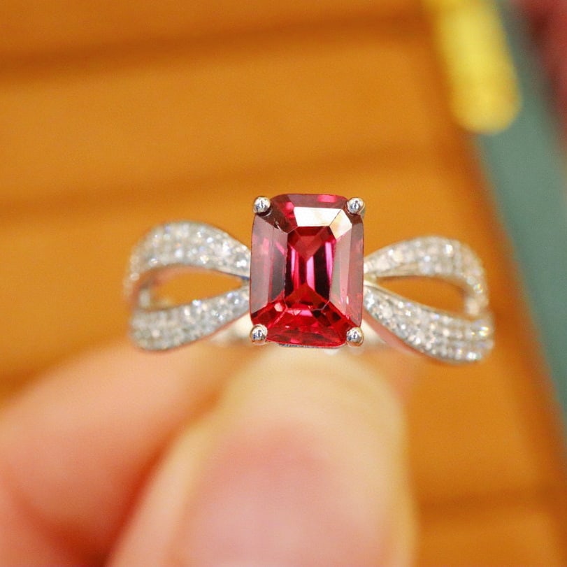 14k Gold 1.32 Ctw Natural Spinel & Diamond Ring: Ref:230950252 // gold content:14k gold // ring size:7. 25us // // main gemstone:spinel // shape:cushion // carat weight:1. 08ct // color:red // treatment:natural // // adjacent gemstone 2 :