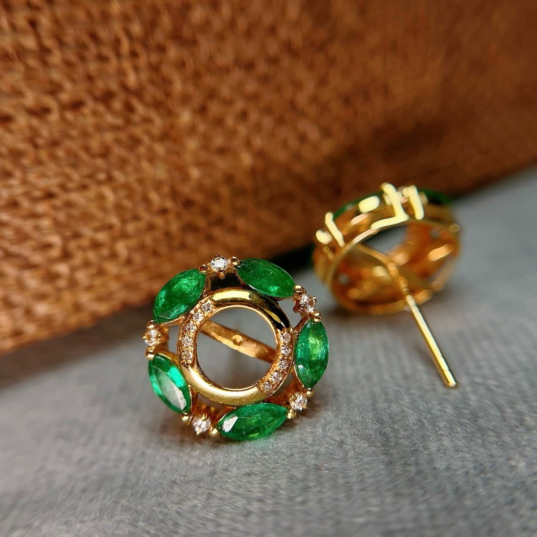 14k Gold 1.50 Ct Vivid Green Natural Emerald & Diamond Earrings - 5