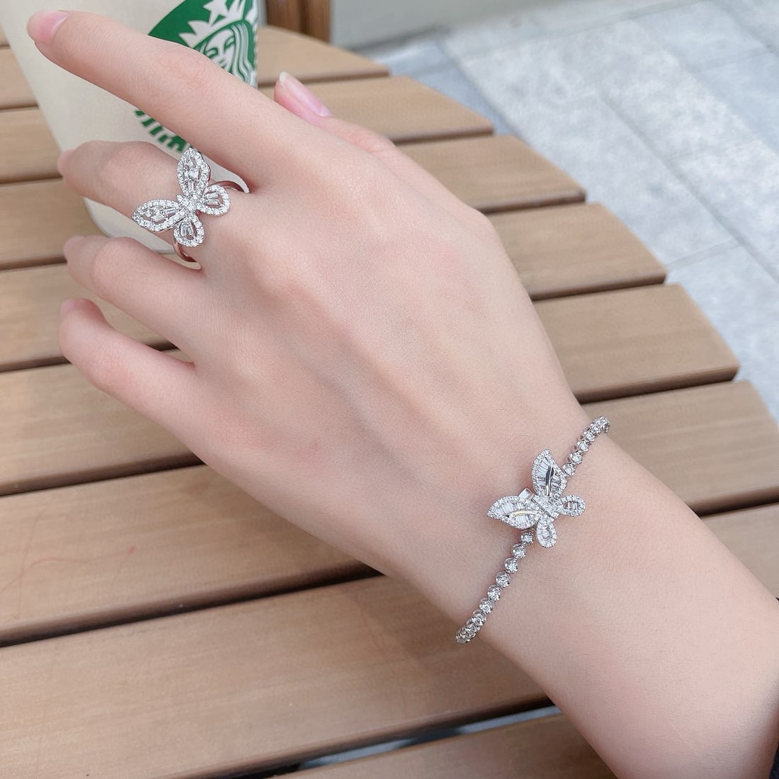 14k Gold 1.33 Ctw Natural H Diamond & Butterfly Bracelet - 4