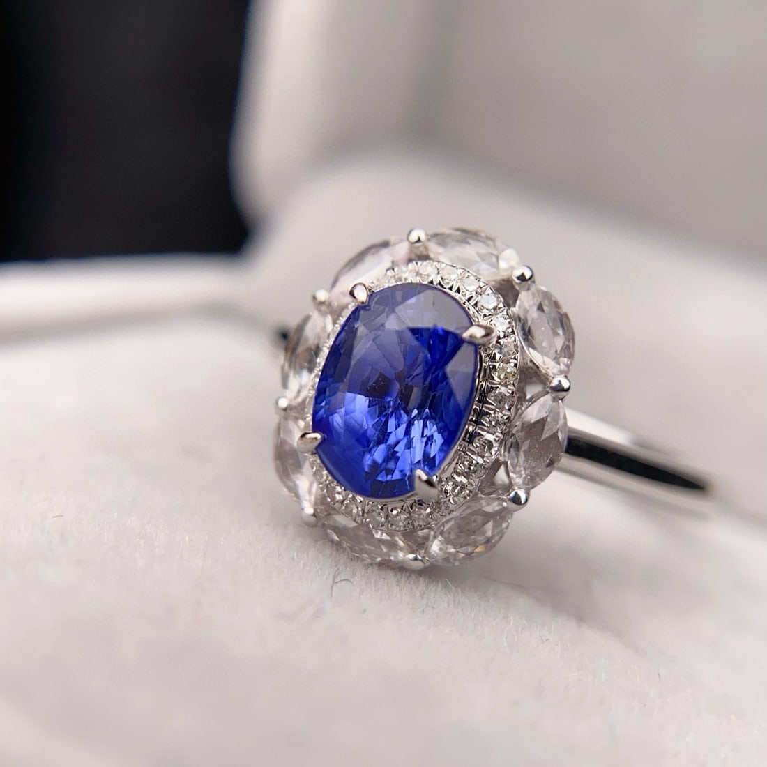 14k Gold 1.4 Ct Natural Sapphire & Diamond Ring - 4