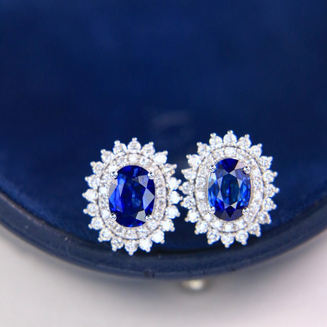 14k Gold 2.62 Ctw Natural Sapphire & Diamond Earrings: Ref:230950378 // gold content:14k gold // main gemstone:sapphire // shape:oval // carat weight:1. 84ct // color:royal blue // treatment:natural // // adjacent gemstone 2 : diamond // shape:round // ca