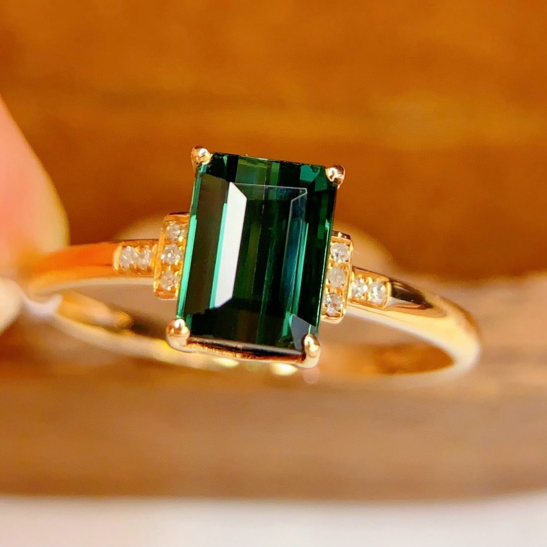 14k Gold 1.7 Ct Natural Tourmaline & Diamond Ring: Ref:231145201 // gold content:14k gold // ring size:7. 25us // // main gemstone:tourmaline // shape:octagonal // carat weight:1. 7ct // color:green // treatment:natural // // adjacent gemstone 2 :