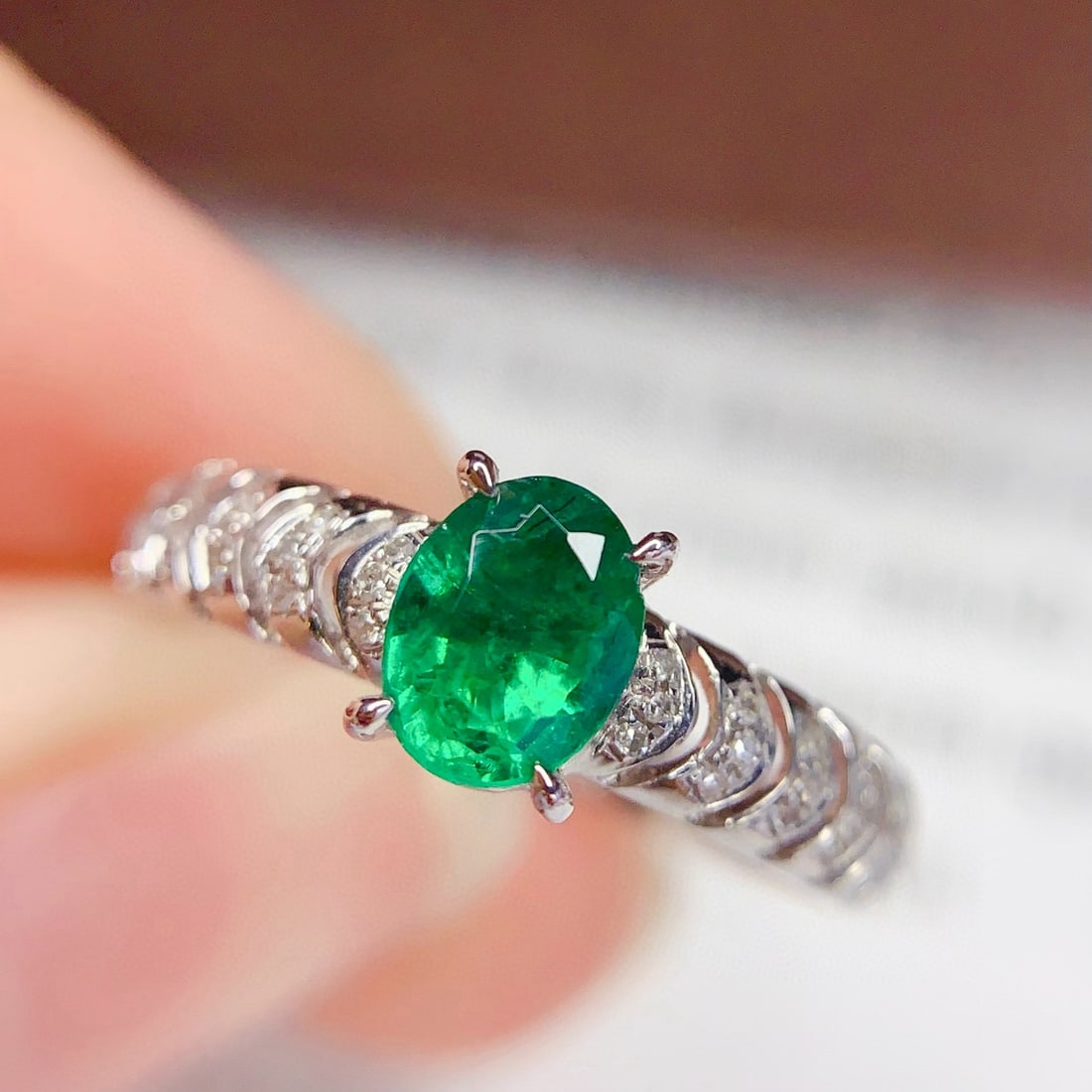 14k Gold 0.65 Ct Natural Emerald & Diamond Ring: Ref:231145220 // gold content:14k gold // ring size:7. 25us // // main gemstone:emerald // shape:oval // carat weight:0. 65ct // color:green // treatment:natural // // adjacent gemstone 2 :