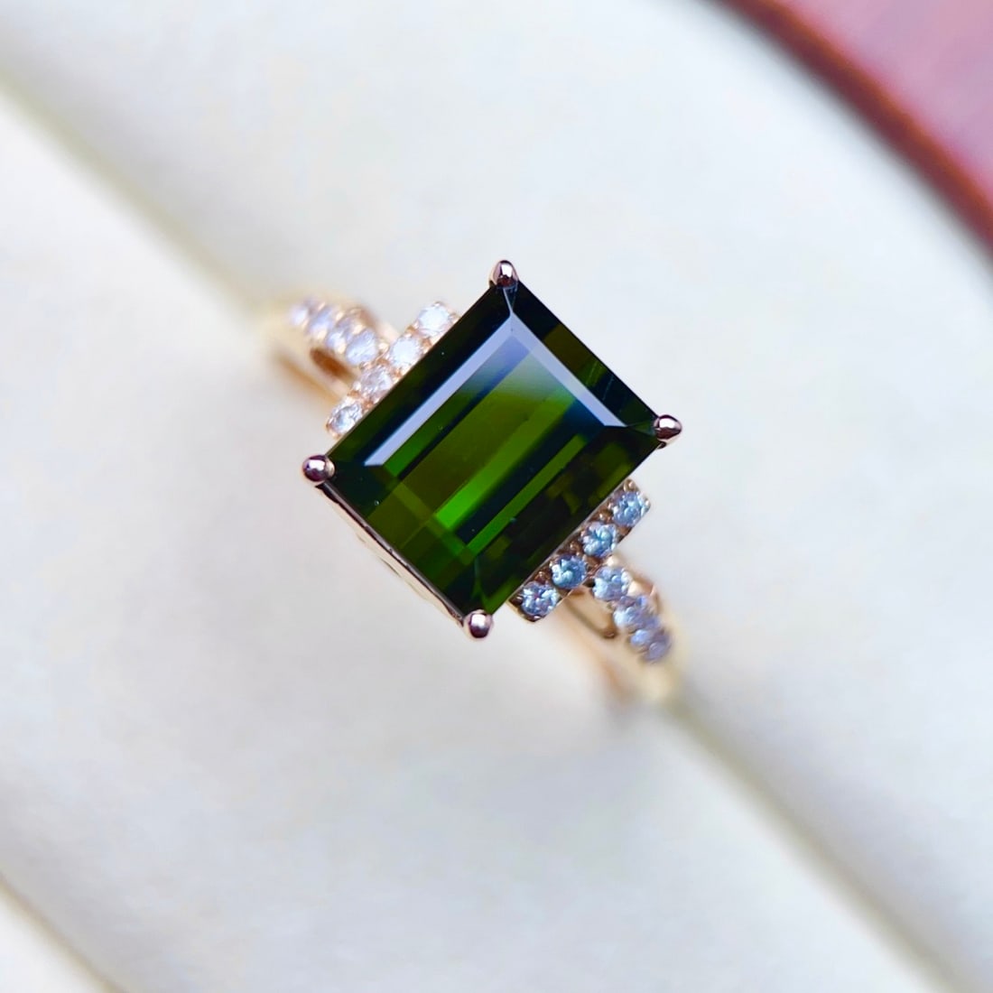 14k Gold 3.28 Ctw Natural Tourmaline & Diamond Ring: Ref:231146360 // gold content:14k gold // ring size:7. 25us // // main gemstone:tourmaline // shape:octagonal // carat weight:3. 15ct // color:green // treatment:natural // // adjacent gemstone 2 : di