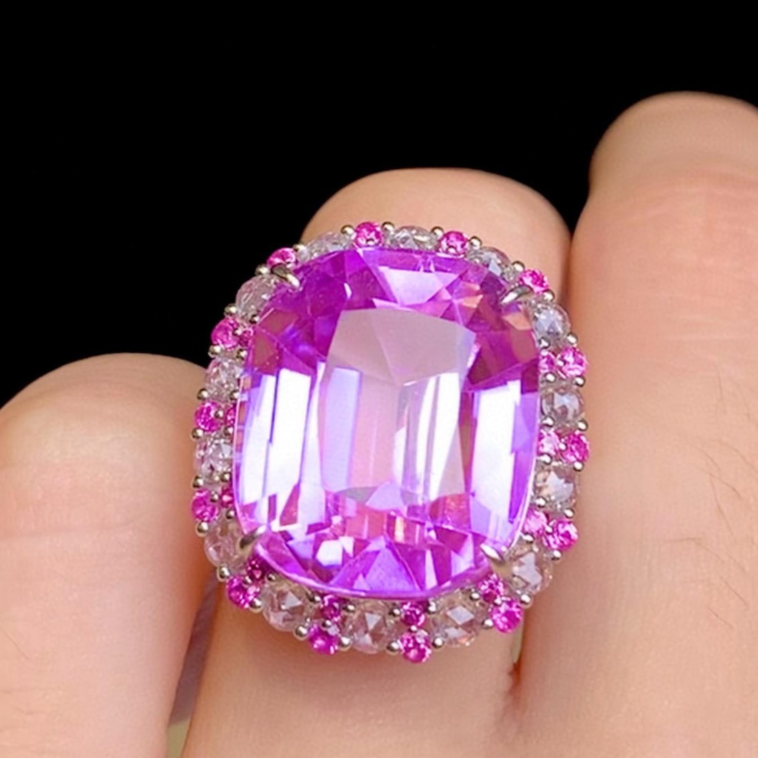 14k Gold 25.8 Ct Natural Kunzite & Sapphire Ring: Ref:231145057 // gold content:14k gold // ring size:7. 25us // // main gemstone:kunzite // shape:cushion // carat weight:25. 8ct // color:purple // treatment:natural // // adjacent gemstone 2 : sapphi
