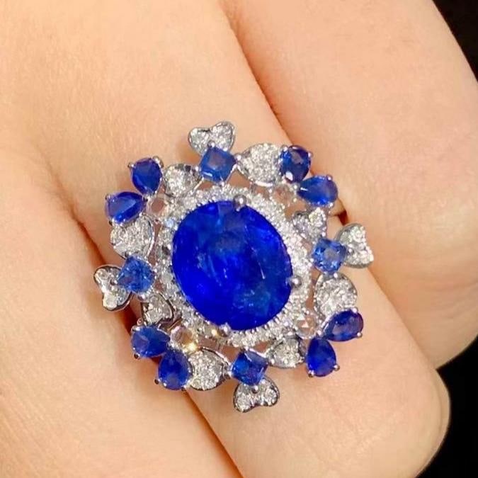 14k Gold 3 Ct Natural Sapphire & Diamond Ring: Ref:231145128 // gold content:14k gold // ring size:7. 25us // // main gemstone:sapphire // shape:oval // carat weight:3ct // color:blue // treatment:natural // // adjacent gemstone 2 : diamond //