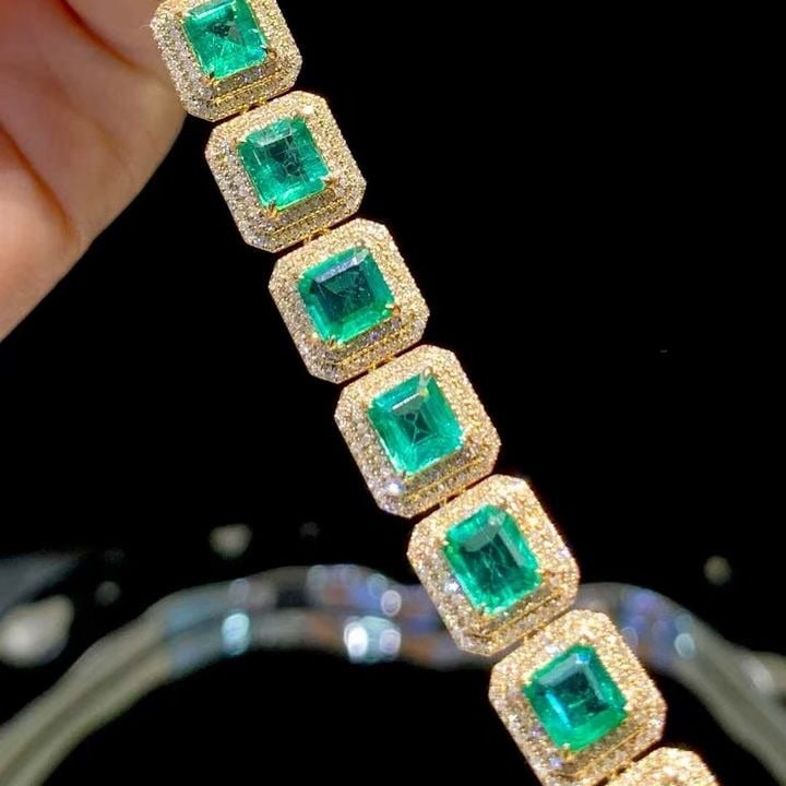 14k Gold 11 Ct Natural Emerald & Diamond Bracelet - 4