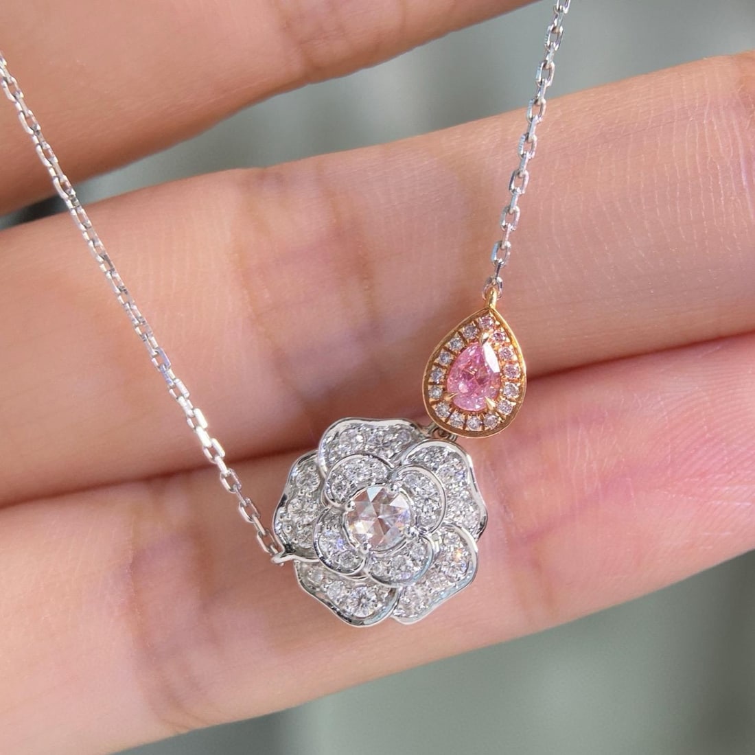 14k Gold 0.39 Ctw Natural Pink Diamond & Diamond Necklace: Ref:231145137 // gold content:14k gold // main gemstone:pink diamond // shape:pear // carat weight:0. 12ct // color:pink // treatment:natural // // adjacent gemstone 2 : diamond // shape:round //
