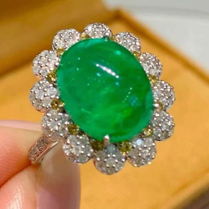 14k Gold 5.7 Ct Natural Emerald & Diamond Ring - 2