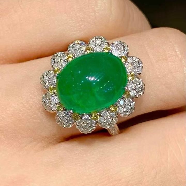 14k Gold 5.7 Ct Natural Emerald & Diamond Ring - 4