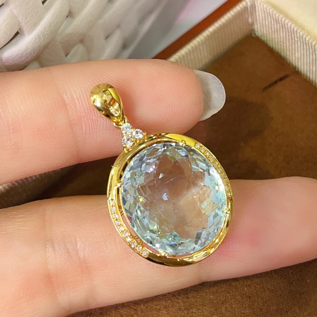 14k Gold 15.05 Ct Natural Aquamarine & Diamond & Sapphire Pendant( Without Chain ) - 3