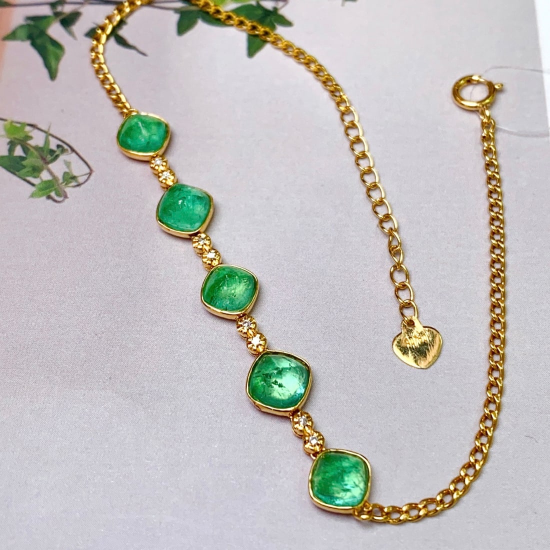 14k Gold 3.80 Ct Natural Emerald & Diamond Bracelet: Ref:231146085 // gold content:14k gold // main gemstone:emerald // shape:sugar-loaf // carat weight:3. 80ct // color:green // treatment:natural // // adjacent gemstone 2 : diamond // number of stones:
