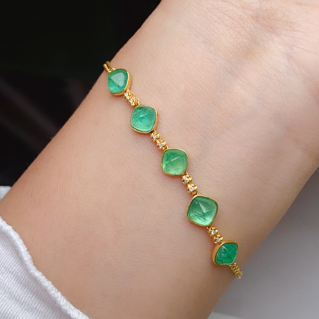 14k Gold 3.80 Ct Natural Emerald & Diamond Bracelet - 4