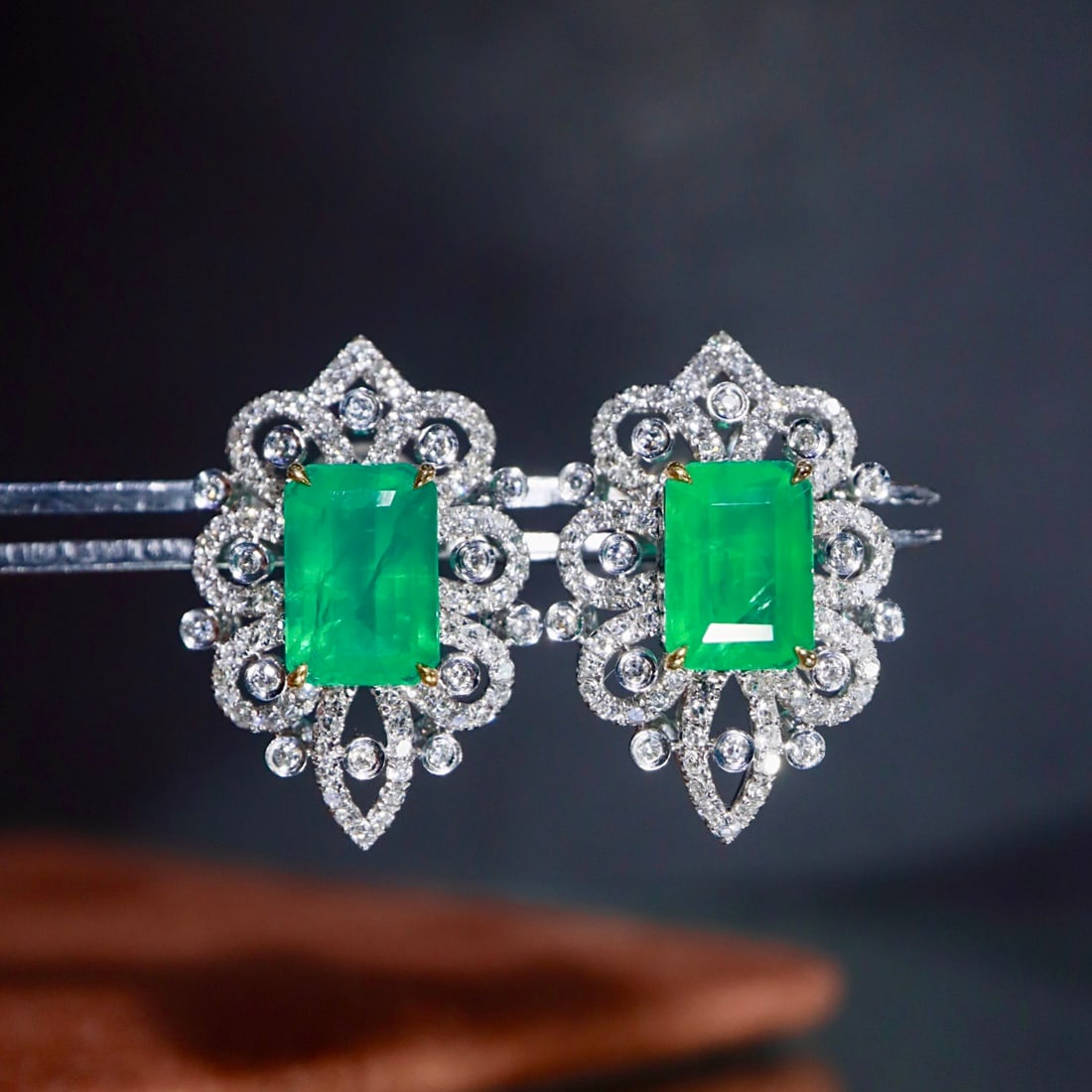14k Gold 2.45 Ctw Natural Emerald & Diamond Earrings - 3