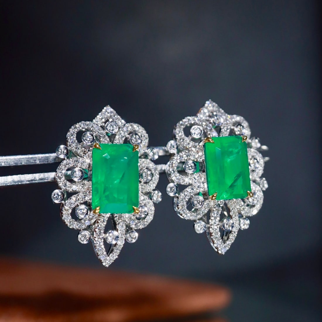 14k Gold 2.45 Ctw Natural Emerald & Diamond Earrings - 4