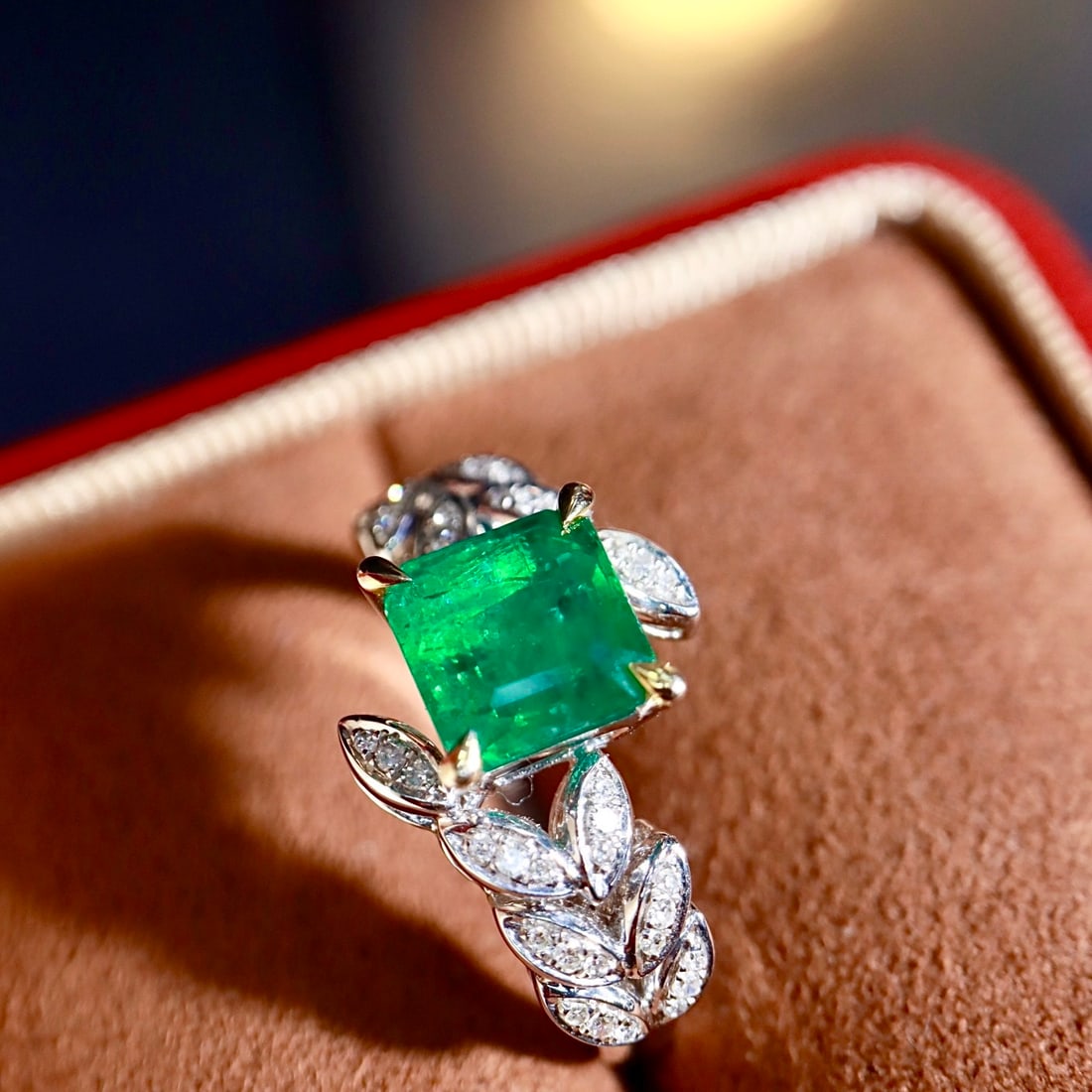 14k Gold 2.13 Ctw Natural Emerald & Diamond Ring - 2