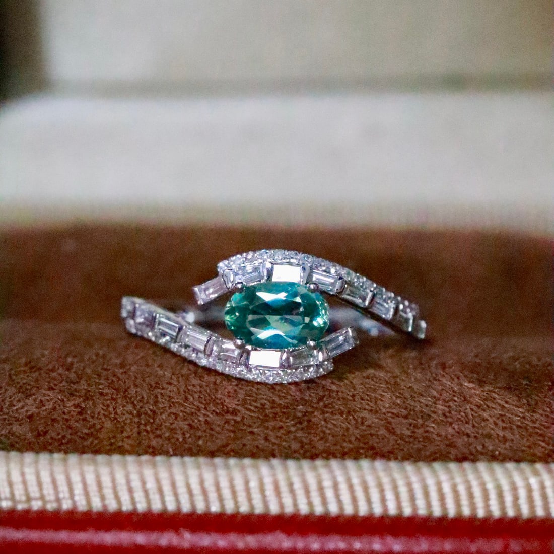 14k Gold 0.70 Ctw Natural Paraiba Tourmaline & Diamond Ring: Ref:231146132 // gold content:14k gold // ring size:7. 25us // // main gemstone:paraiba tourmaline // shape:oval // carat weight:0. 35ct // color:bluish green // treatment:natural // // adjacent