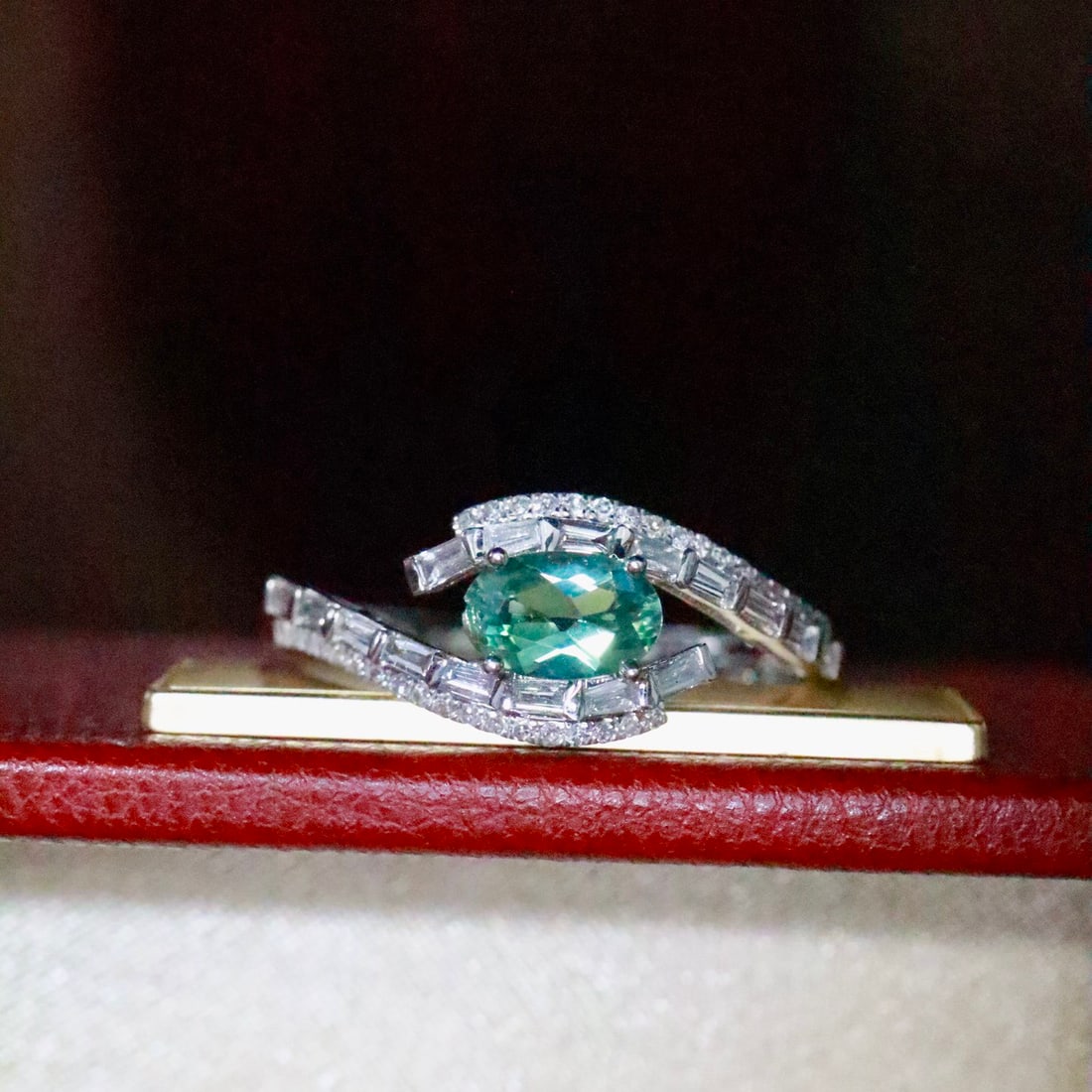 14k Gold 0.70 Ctw Natural Paraiba Tourmaline & Diamond Ring - 3