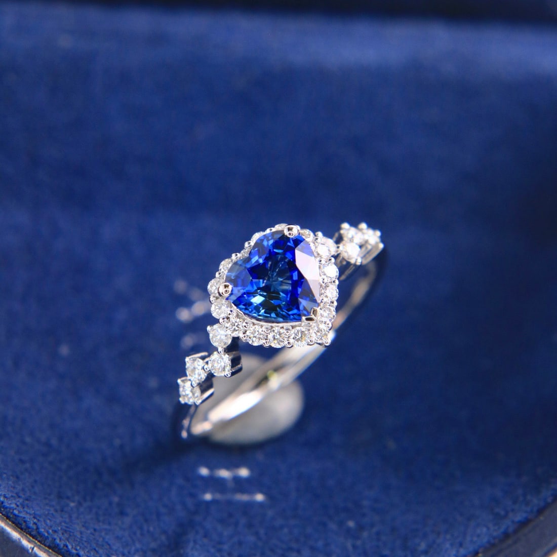 14k Gold 1.38 Ctw Natural Sapphire & Diamond Ring - 4