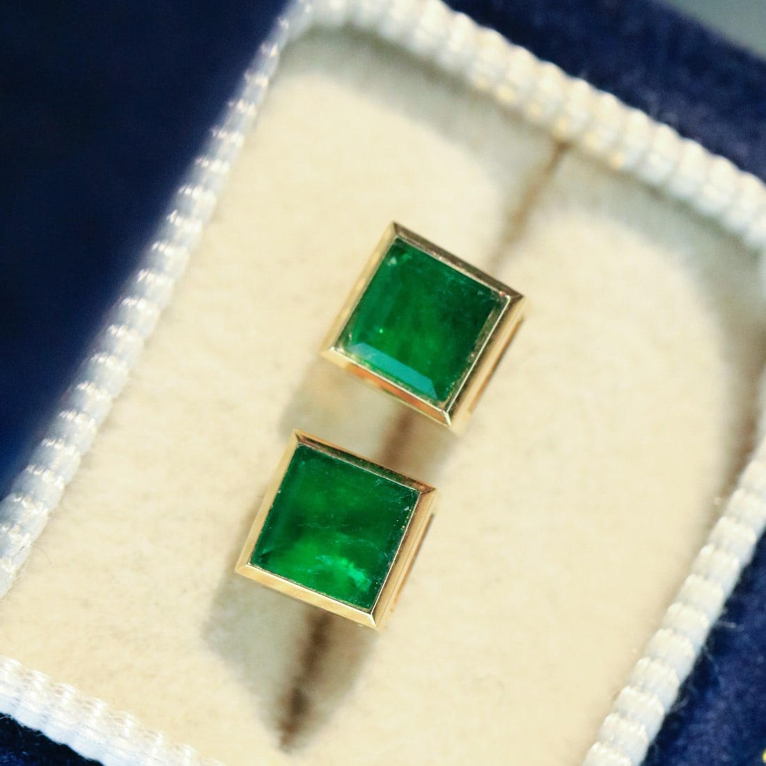 14k Gold 0.6 Ct Natural Emerald Earrings: Ref:231146152 // gold content:14k gold // main gemstone:emerald // shape:square // carat weight:0. 6ct // color:green // treatment:natural // Condition: New Low Estimate: 1300.00 High Estimate: