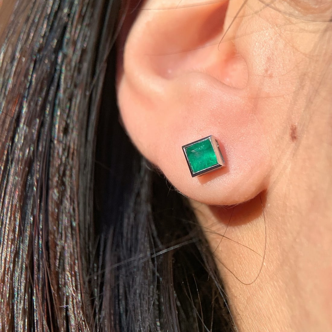 14k Gold 0.6 Ct Natural Emerald Earrings - 3
