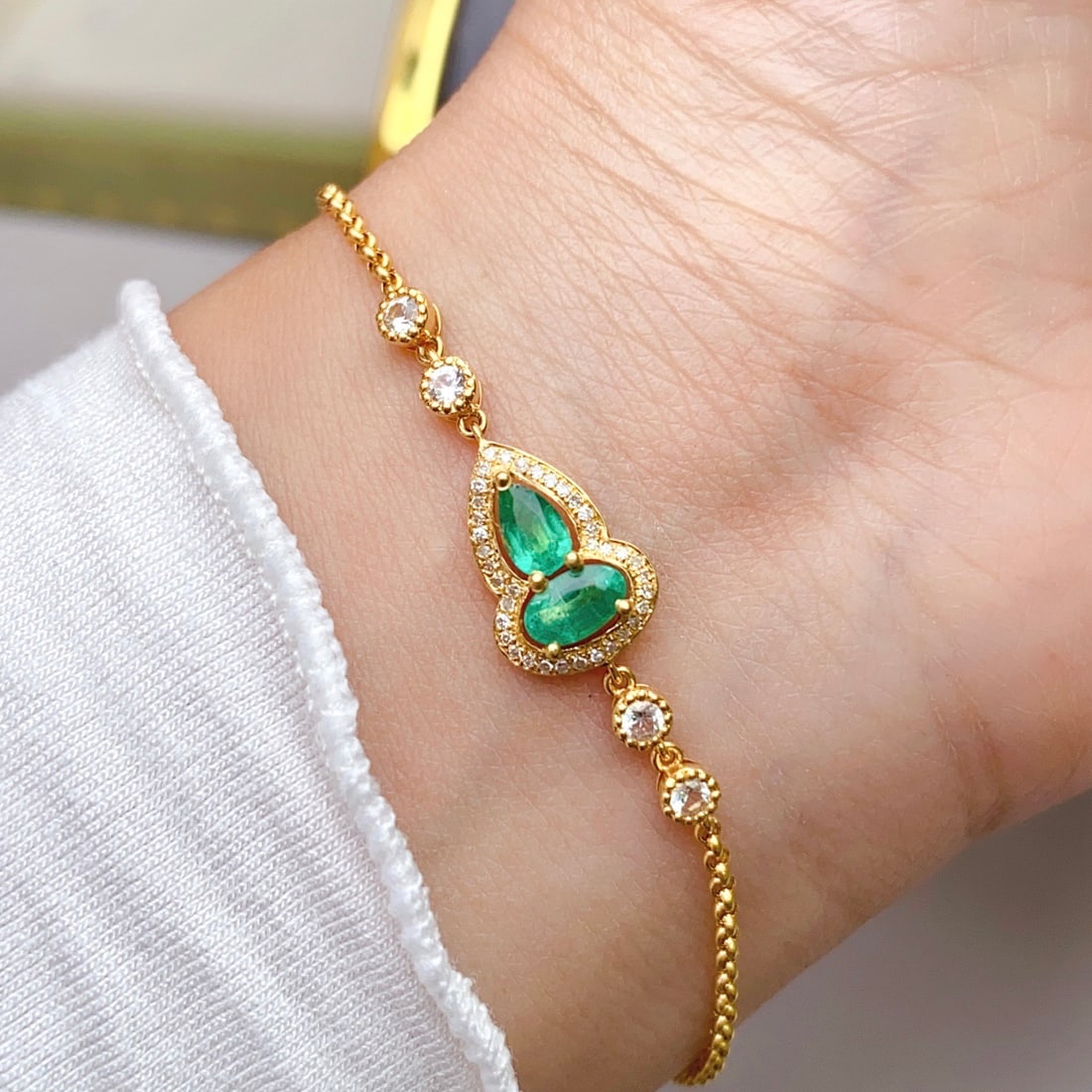 14k Gold 0.80 Ct Natural Emerald & Diamond & Sapphire Bracelet - 5