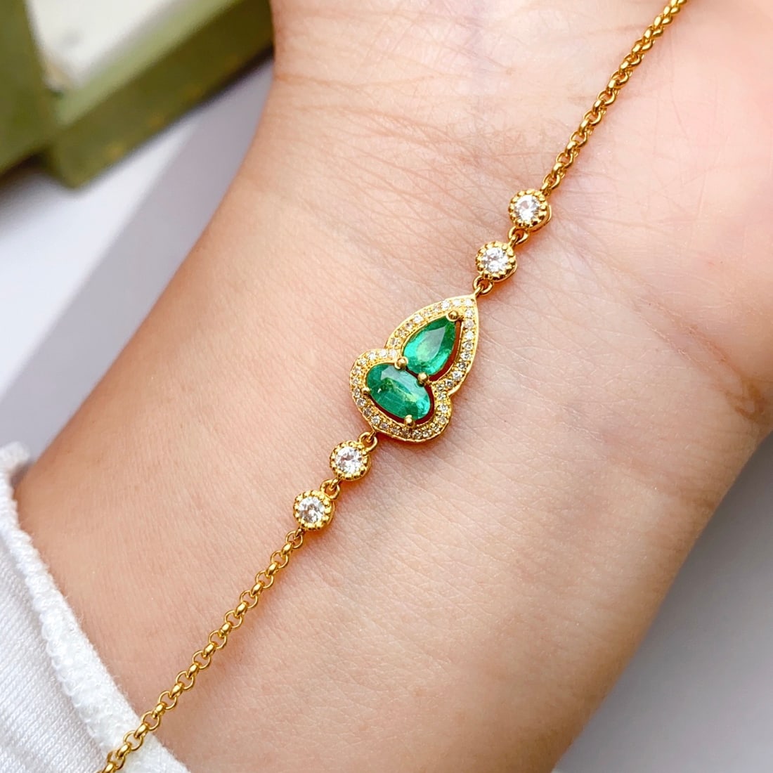 14k Gold 0.80 Ct Natural Emerald & Diamond & Sapphire Bracelet - 6