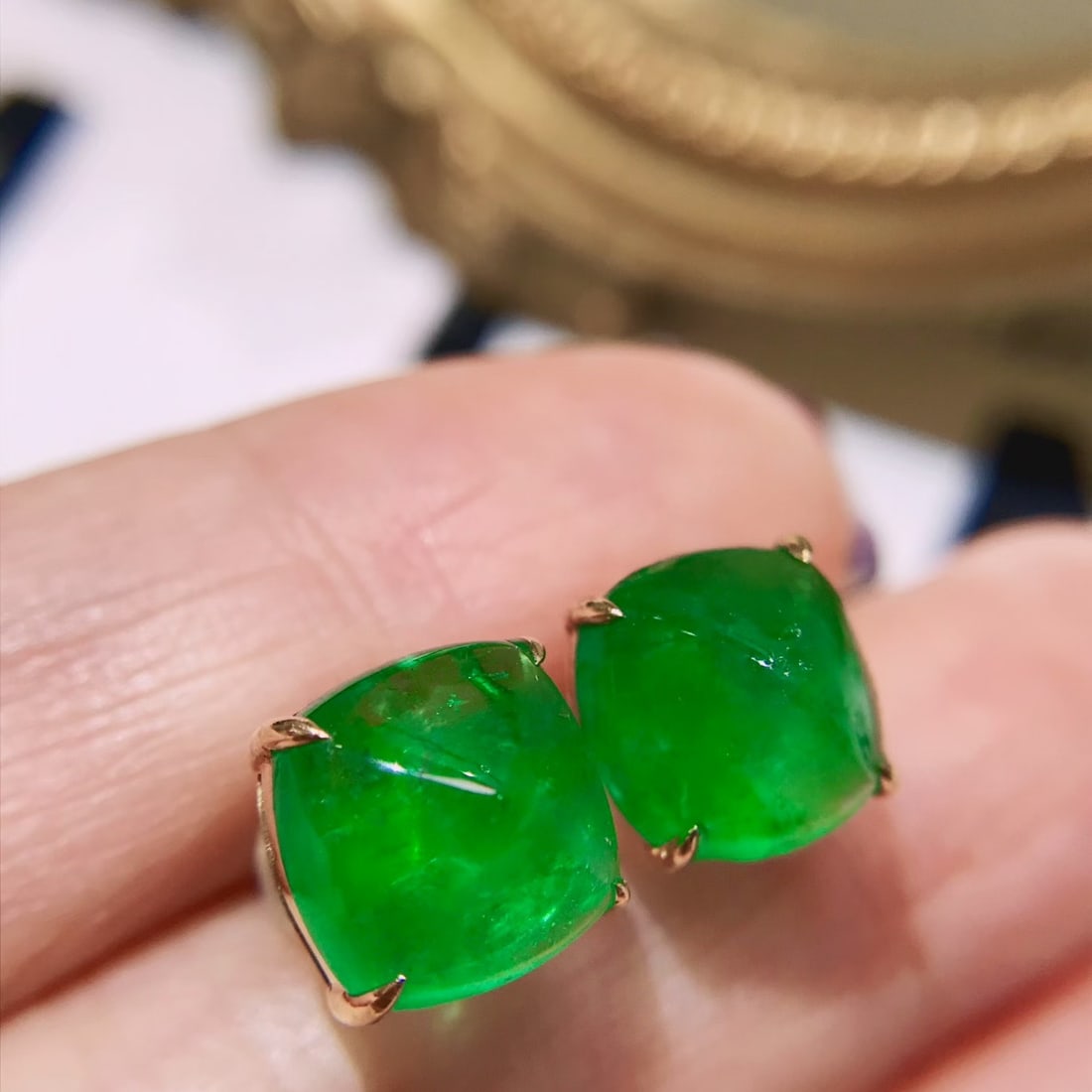 14k Gold 6.4 Ct Natural Emerald Earrings - 4