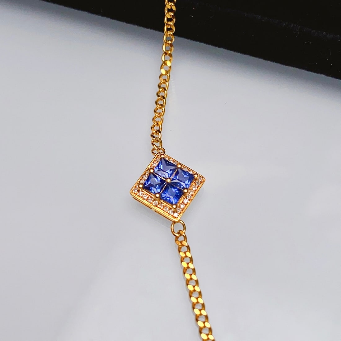 14k Gold 0.90 Ct Natural Sapphire & Diamond Bracelet - 3