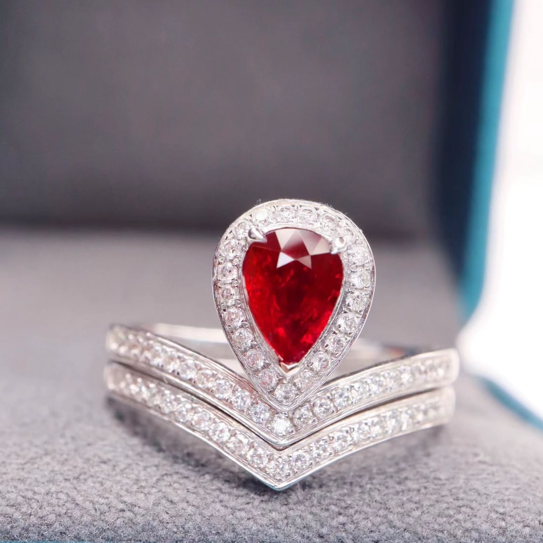 14k Gold 1.33 Ctw Vivid Red Natural Ruby & Diamond Ring - 3
