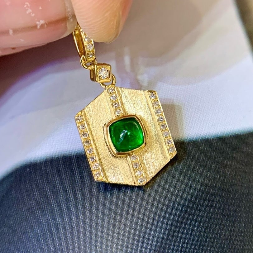 14k Gold 0.35 Ct Vivid Green Natural Emerald & Diamond Pendant( Without Chain ): Ref:231146185 // gold content:14k gold // main gemstone:emerald // shape:sugar-loaf // carat weight:0. 35ct // color:vivid green // treatment:natural // // adjacent gemstone 2 : diamond // number of
