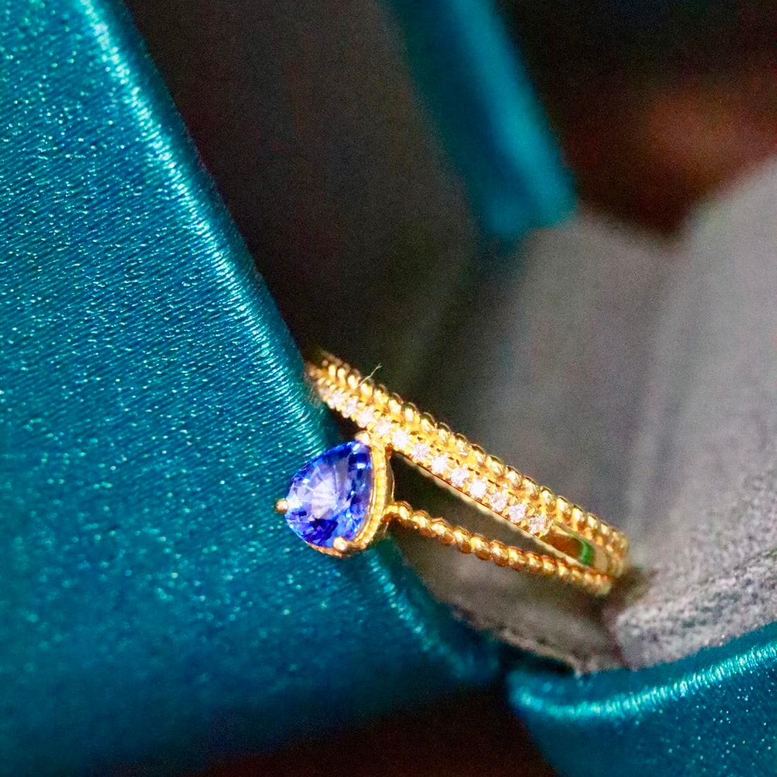 14k Gold 0.56 Ctw Natural Sapphire & Diamond Ring - 2