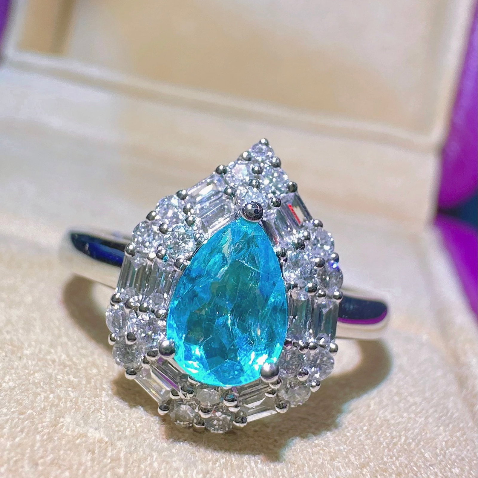 14k Gold 1.02 Ctw Natural Paraiba Tourmaline & Diamond Ring - 2