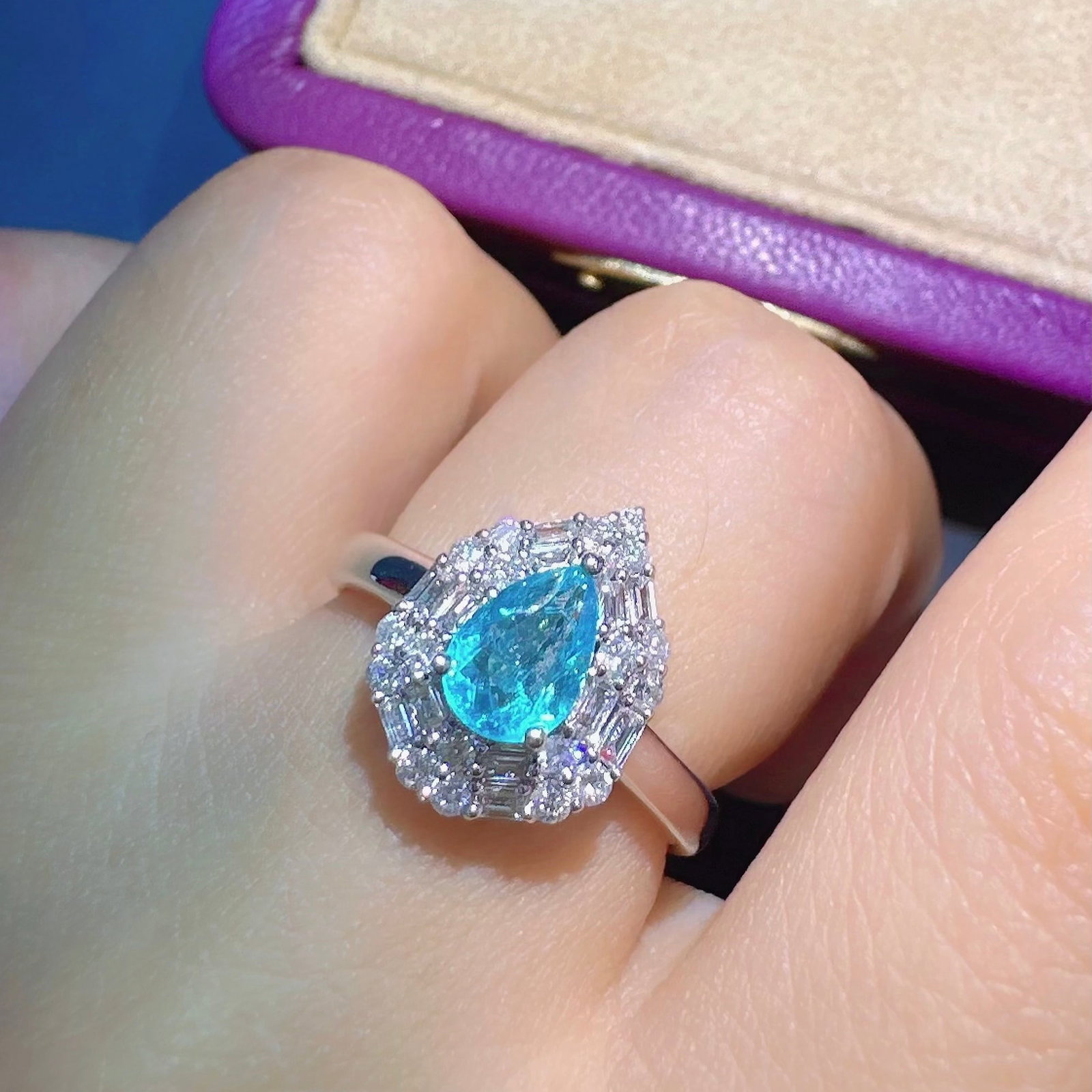 14k Gold 1.02 Ctw Natural Paraiba Tourmaline & Diamond Ring - 3