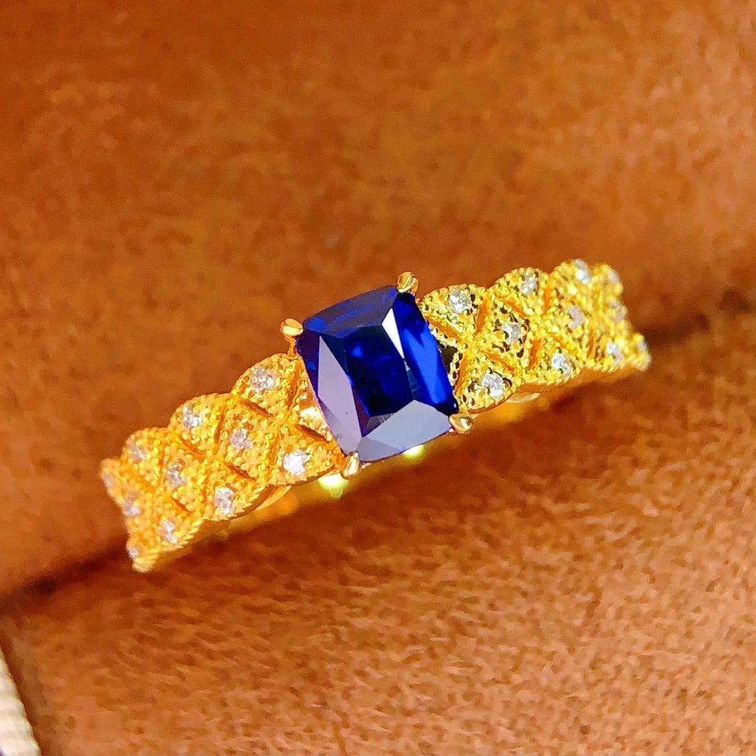 14k Gold 0.85 Ct Natural Sapphire & Diamond Ring - 3