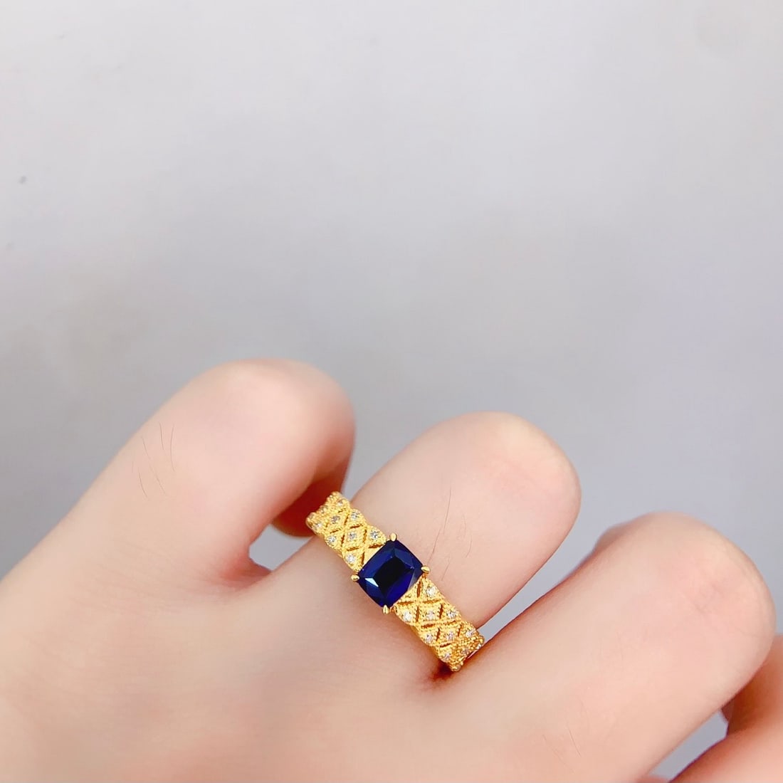14k Gold 0.85 Ct Natural Sapphire & Diamond Ring - 6