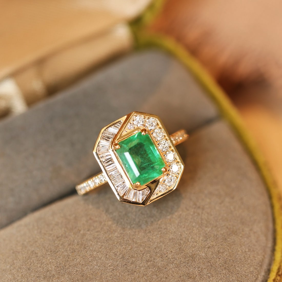 14k Gold 1.82 Ctw Natural Emerald & Diamond Ring - 2