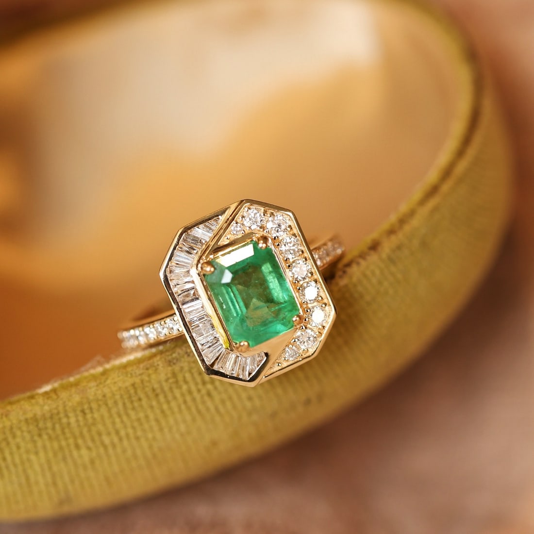 14k Gold 1.82 Ctw Natural Emerald & Diamond Ring - 5