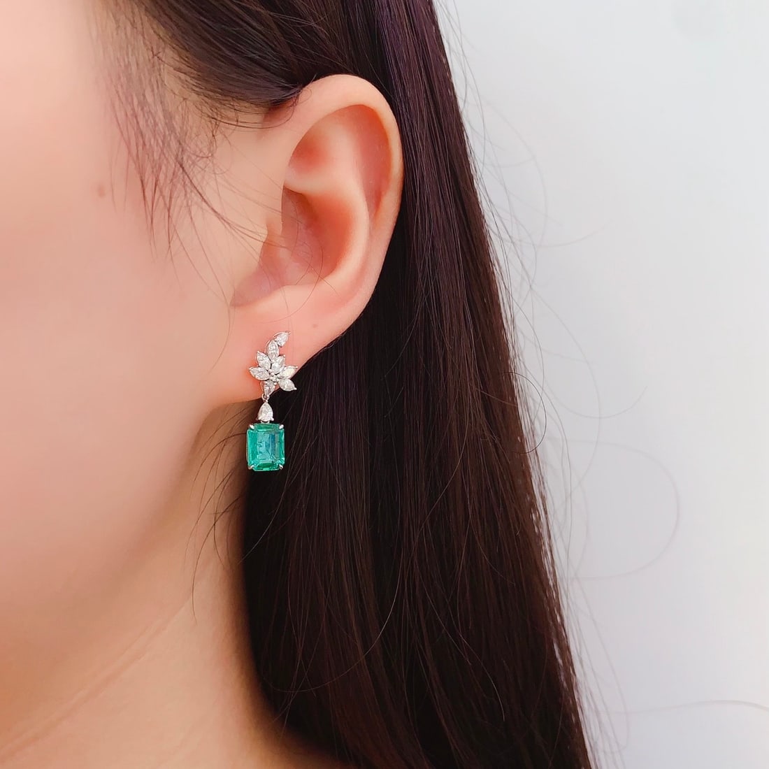 14k Gold 2.9 Ct Natural Emerald & Diamond Earrings - 6