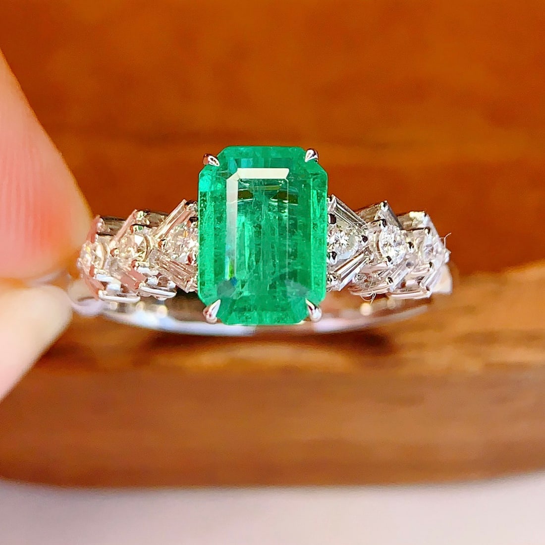14k Gold 1 Ct Natural Emerald & Diamond Ring - 5
