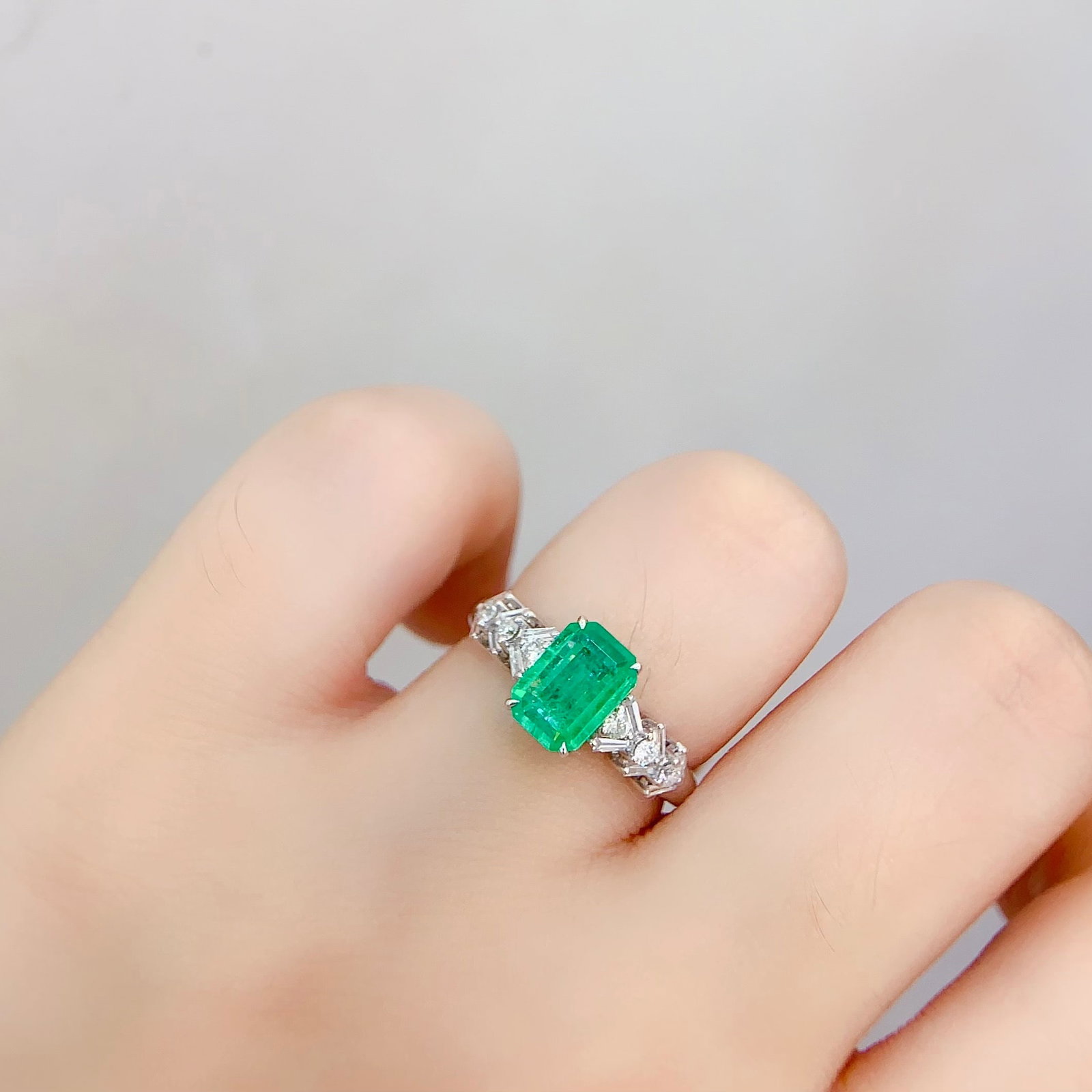 14k Gold 1 Ct Natural Emerald & Diamond Ring - 6