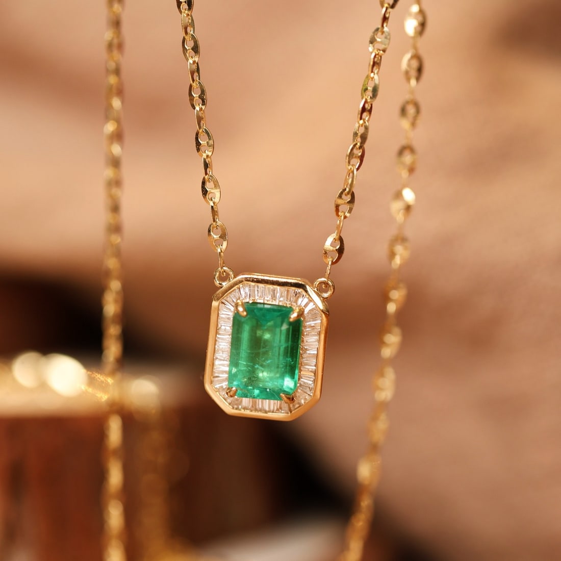 14k Gold 1.46 Ctw Natural Emerald & Diamond Necklace - 6