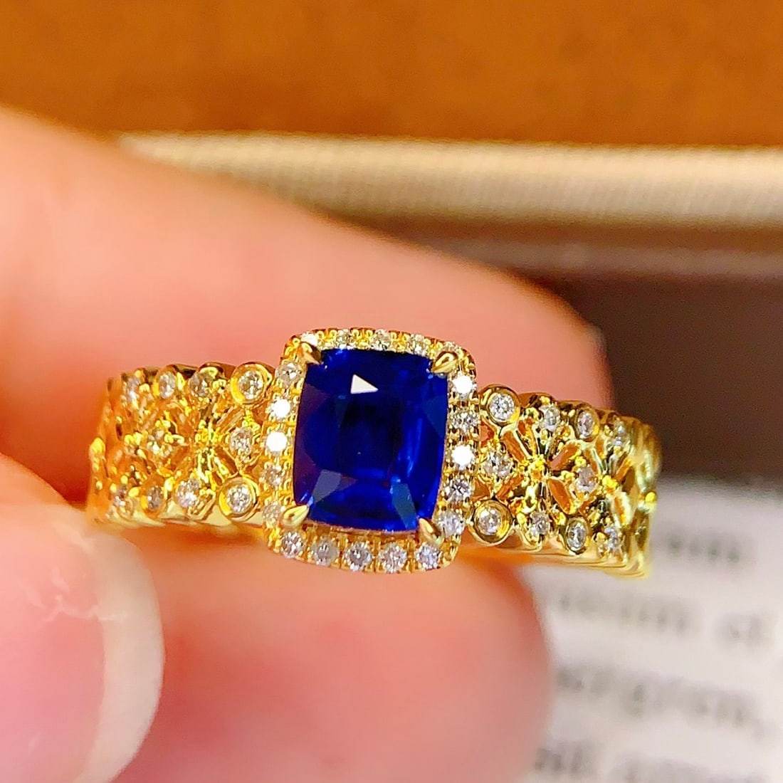 14k Gold 0.7 Ct Natural Sapphire & Diamond Ring: Ref:231146410 // gold content:14k gold // ring size:7. 25us // // main gemstone:sapphire // shape:cushion // carat weight:0. 7ct // color:blue // treatment:natural // // adjacent gemstone 2 : diamond 