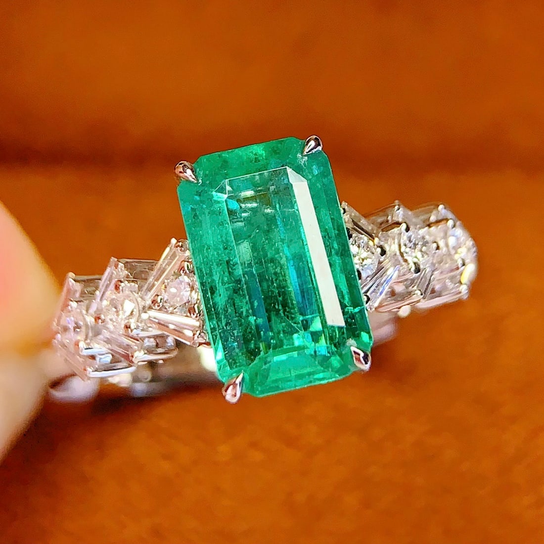 14k Gold 1.55 Ct Natural Emerald & Diamond Ring - 2