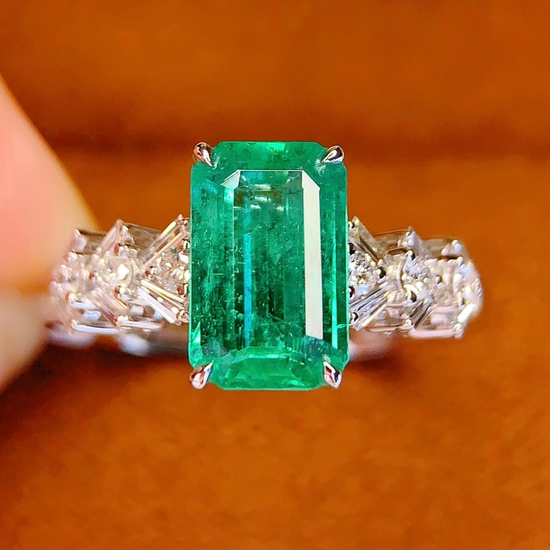 14k Gold 1.55 Ct Natural Emerald & Diamond Ring - 5