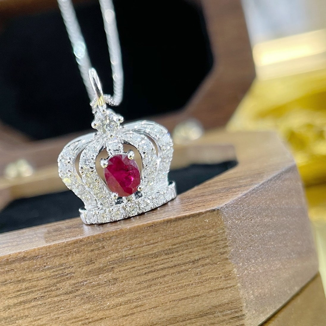14k Gold 0.70 Ctw Natural Ruby & Diamond Necklace: Ref:231146438 // gold content:14k gold // main gemstone:ruby // shape:oval // carat weight:0. 37ct // color:red // treatment:natural // // adjacent gemstone 2 : diamond // shape:round // carat