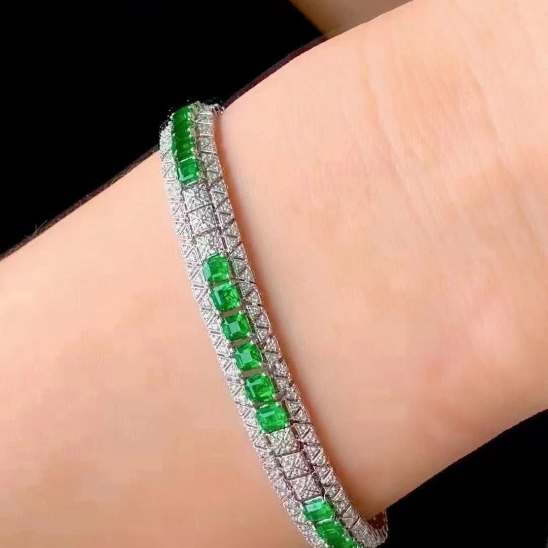 14k Gold 3.75 Ctw Vivid Green Natural Emerald & Diamond Bracelet - 2