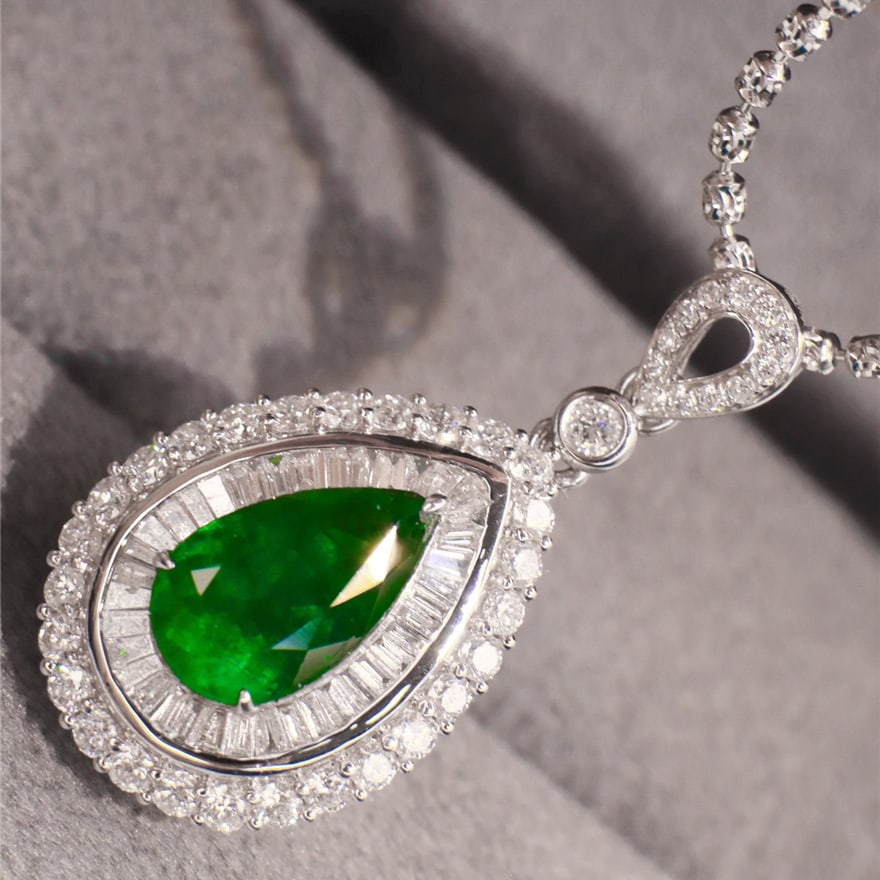 14k Gold 2.88 Ctw Vivid Green Natural Emerald & Diamond Pendant( Without Chain ) - 2